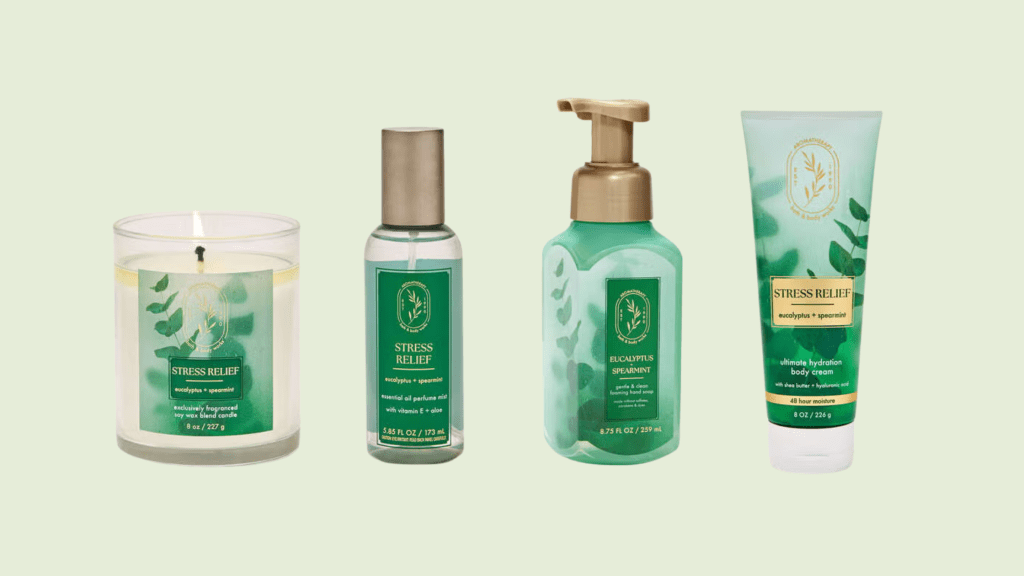 Produtos da linha Stress Relief Eucalyptus Spearmint da Bath & Body Works incluindo vela aromática, spray de ambiente, sabonete espuma e creme corporal.